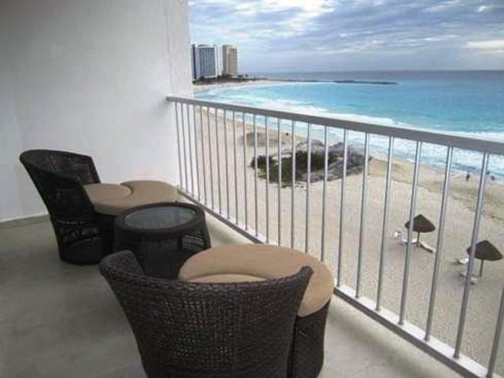 Beachfront Studio Carisa Y Palma Apartment Cancun Phòng bức ảnh